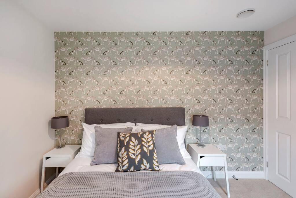 Fantastic 3-Bed House With Parking Villa Bath Ngoại thất bức ảnh