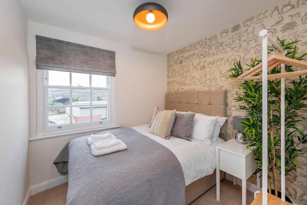 Fantastic 3-Bed House With Parking Villa Bath Ngoại thất bức ảnh
