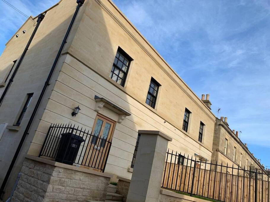 Fantastic 3-Bed House With Parking Villa Bath Ngoại thất bức ảnh