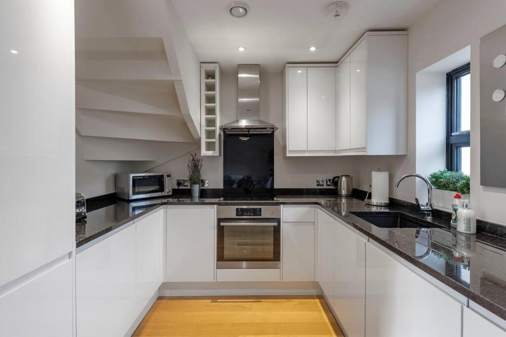 Fantastic 3-Bed House With Parking Villa Bath Ngoại thất bức ảnh
