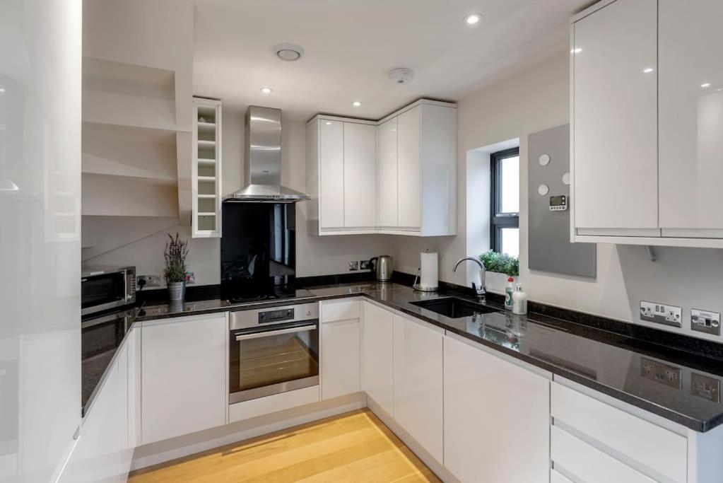 Fantastic 3-Bed House With Parking Villa Bath Ngoại thất bức ảnh